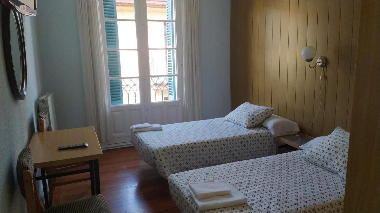 Pension Manoli Bilbao Buitenkant foto